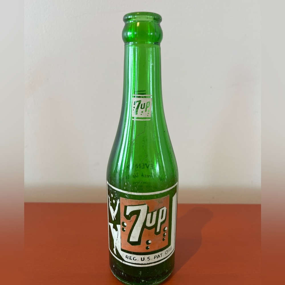 Vintage 7Up 1951 Lady & Bubbles Duraglas Green 94 Soda Bottle 7oz Columbus, Oh